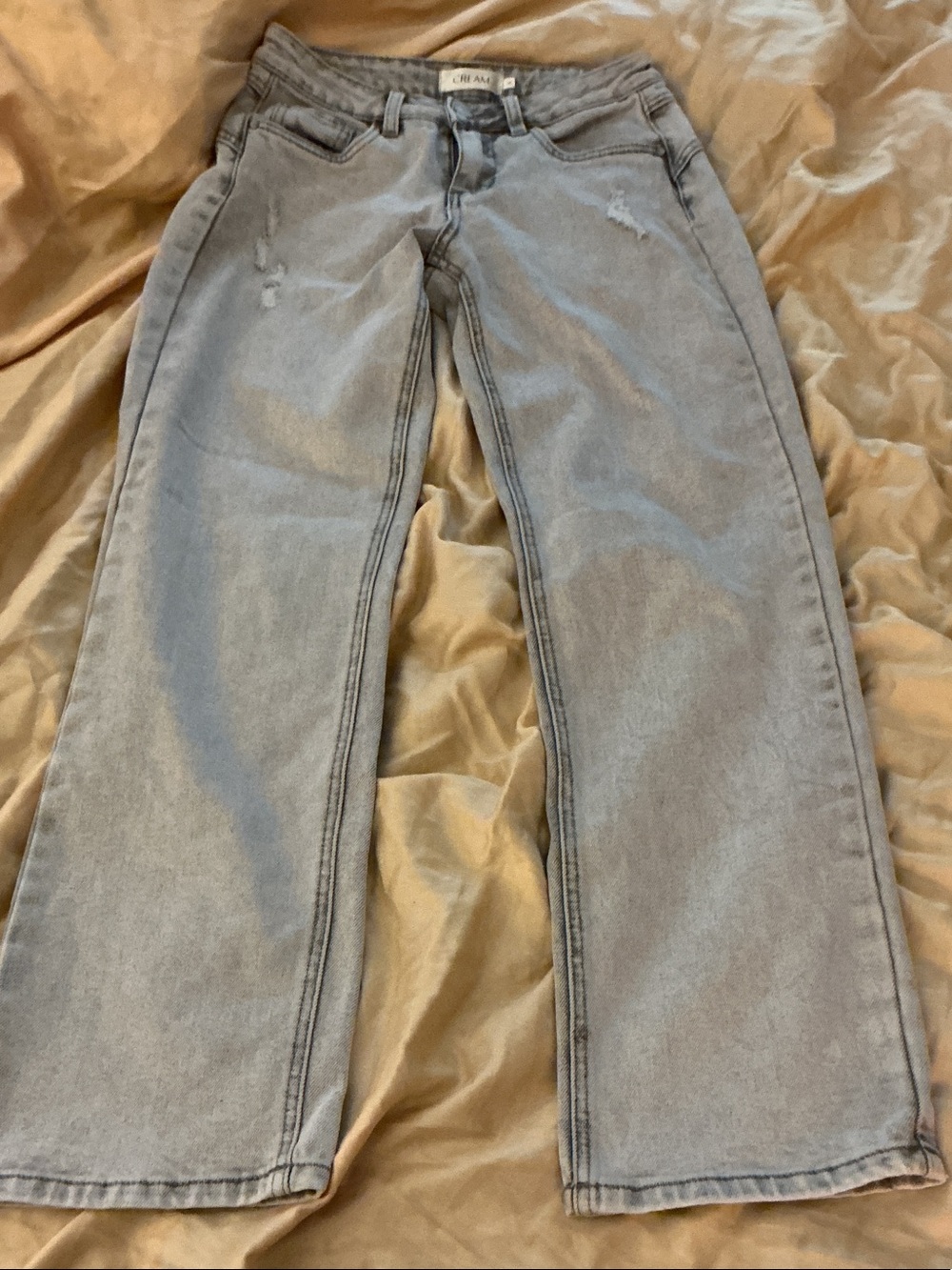 Women’s Light Gray Straight-Leg Jeans